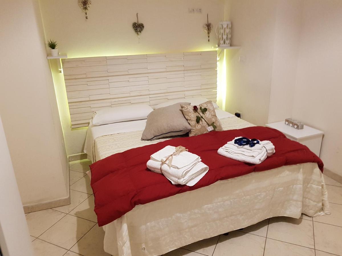 Philos - Appartements & Rooms Taranto Exterior photo