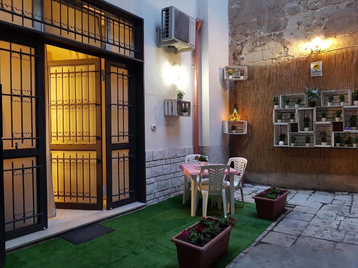 Philos - Appartements & Rooms Taranto Exterior photo